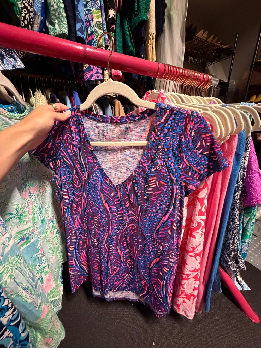 Bunch of Lilly Pulitzer Etta V-Neck Tops - XXS & XS - Picture 8 of 8